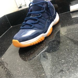 Jordan retro 11’s navy gum. Size 11.